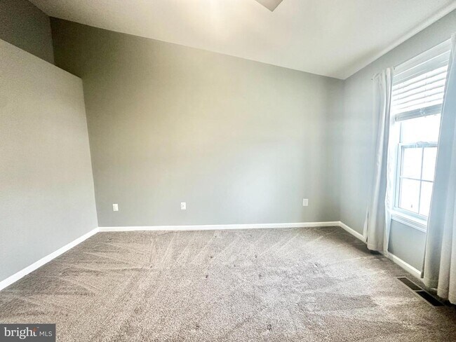 Building Photo - 43158 Whelplehill Terrace