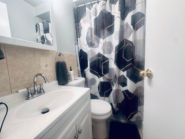 Building Photo - 97 Sanford Pl