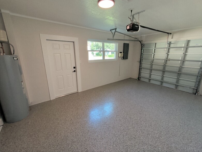 Building Photo - 7 Chinaberry Cir