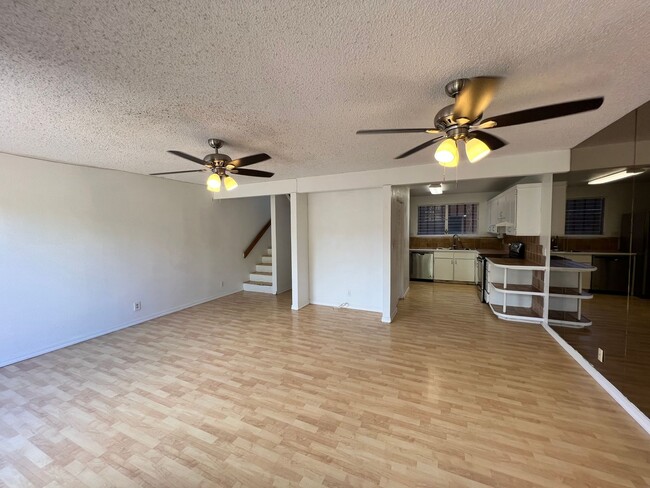 Building Photo - 4 Bed 2 Bath in Makakilo with Large Backyard!