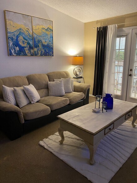 living room view - 2550 N Alafaya Trl