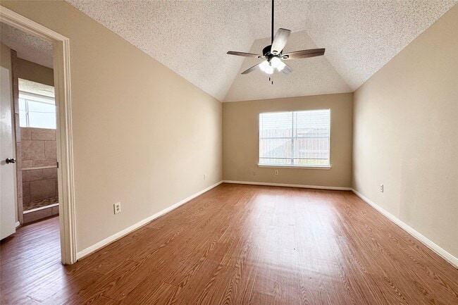 Building Photo - 3511 Palm Grove Dr