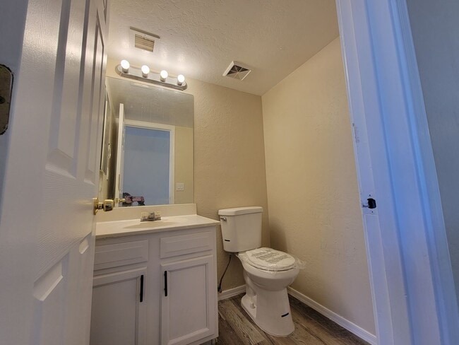 Building Photo - COMING SOON  3 BEDROOM 2 BATH 2 STORY HOME 4 PLEX END  UNIT A