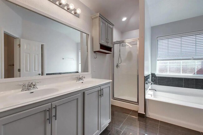 Building Photo - 4208 Rolling Water Dr