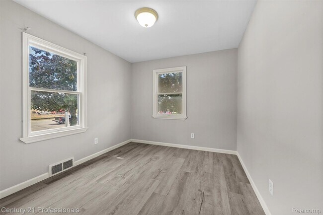 Building Photo - 3621 Livernois Rd