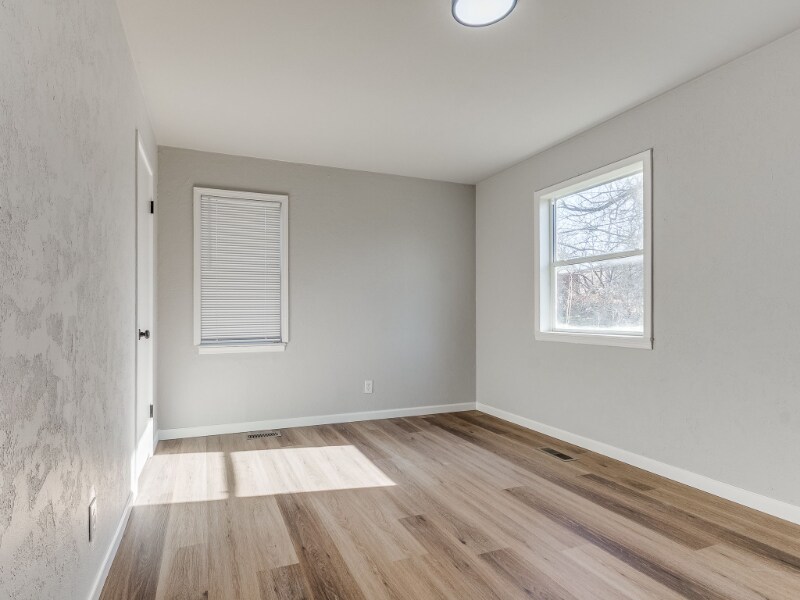 Building Photo - 1156 SE 19th Terrace