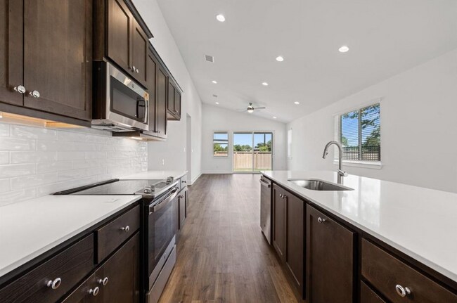 Building Photo - 3813 Mesquite Vly Rd
