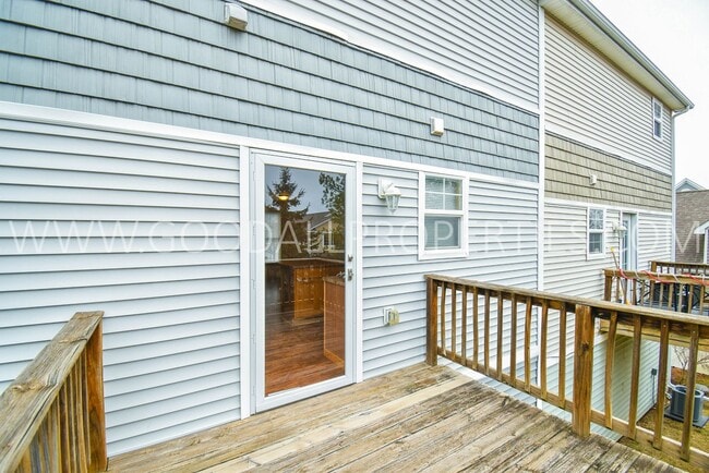 Building Photo - 15404 Townsend Ave