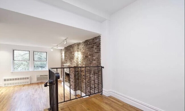 Building Photo - 18 Sidney Pl