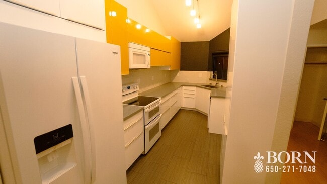 Building Photo - 939 Laurel St