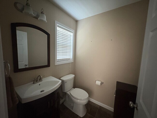 Building Photo - Charming 3BR/2.5BA in Hardin Valley!