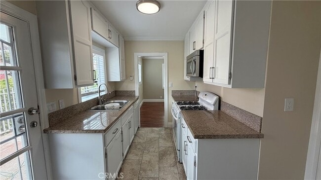 Building Photo - 4721 W 162nd St