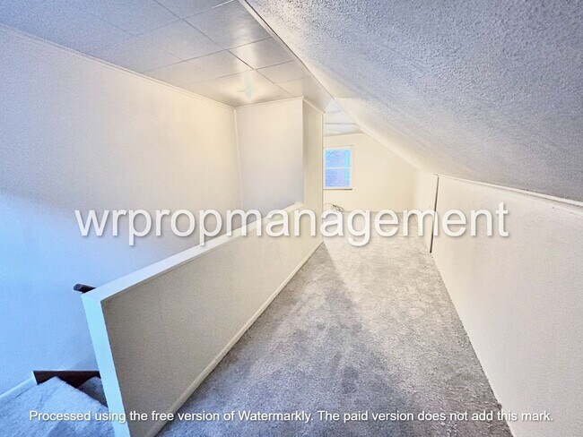 Building Photo - 4217 N Lockwood Ave