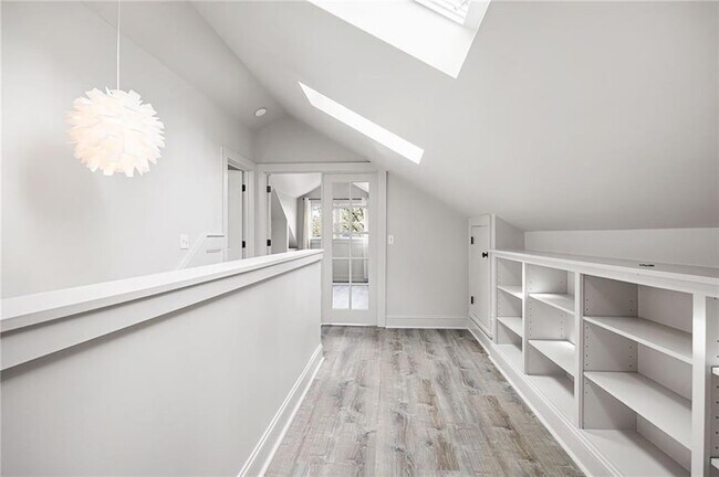 Building Photo - 193 Feld Ave