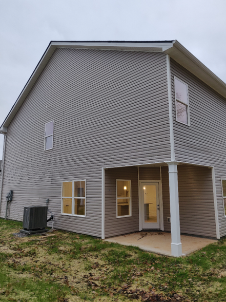 Building Photo - 316 Geneva Ln