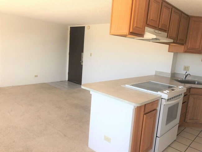 Building Photo - One bedroom corner unit at Regency Tower 1502