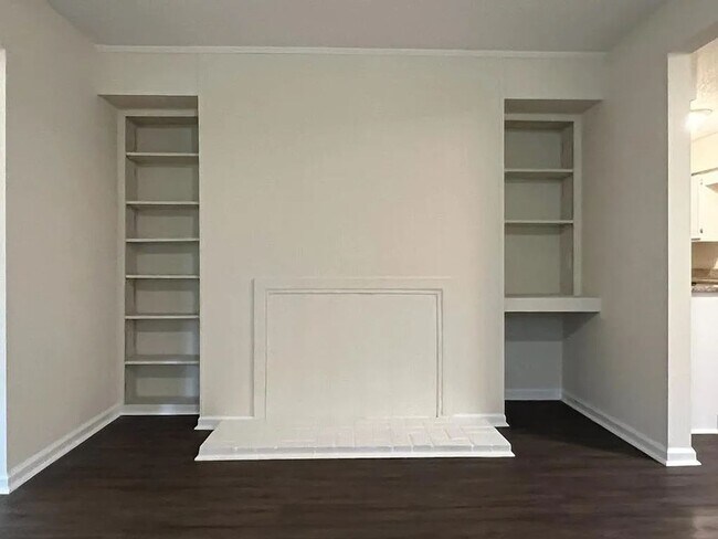 Building Photo - Newly renovated Quadplex with close proximity to Harbison Blvd - 3643 Apt A