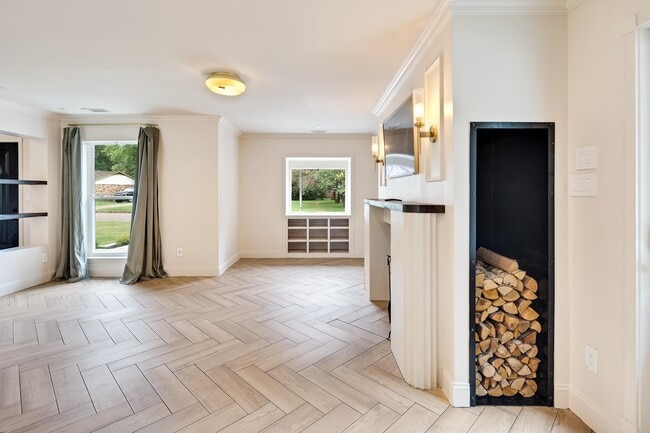 Building Photo - 1023 Greencliff Rd