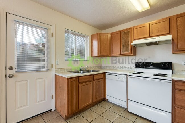 Building Photo - CALL US TODAY AT (505) 808-6467 TO SCHEDULE A CONVENIENT SHOWING