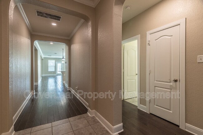 Building Photo - 693 Pond Springs
