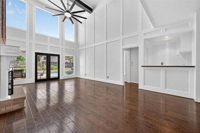 Building Photo - 1035 Flagmore Dr