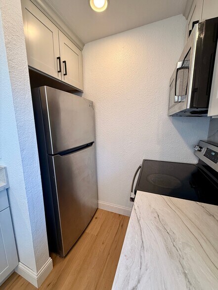 Building Photo - 1265 Bouret Dr