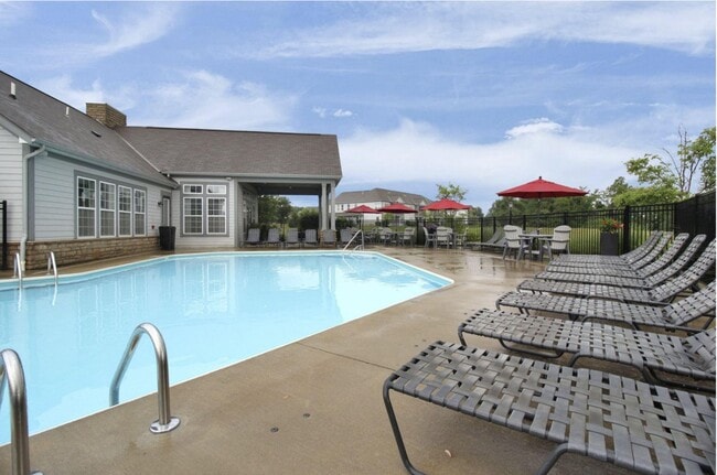 Building Photo - 590 Redwood Ln