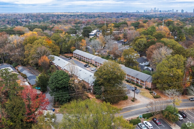 Aerial Context - Westhampton Court Apartment Homes