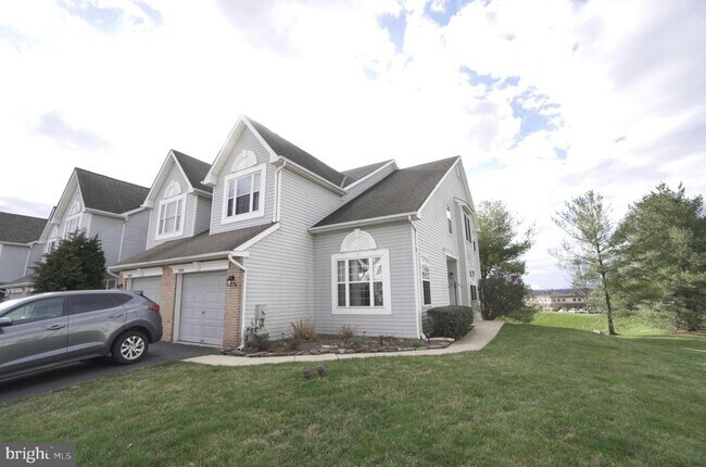 Building Photo - 2041 Greenes Way Cir