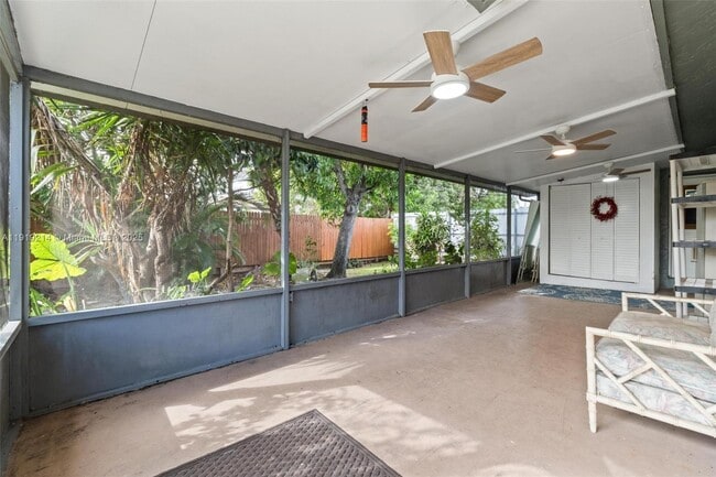 Building Photo - 1912 SW 97th Terrace