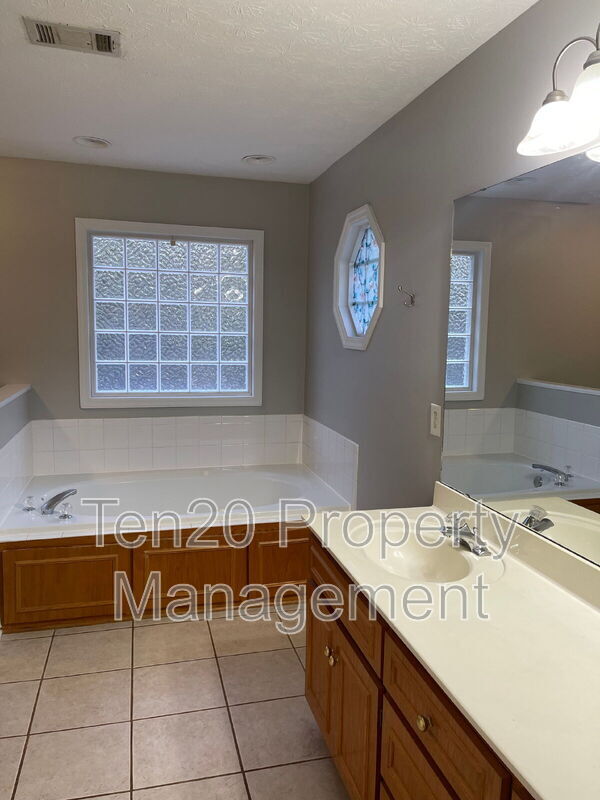 Building Photo - 59 Walnut Ct