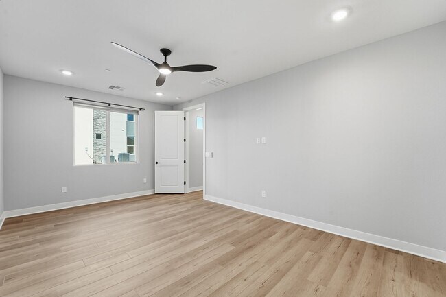Building Photo - Brand-New 2025 Contemporary Condo | 2 Bed + 2 Bath | Prime North Phoenix Location