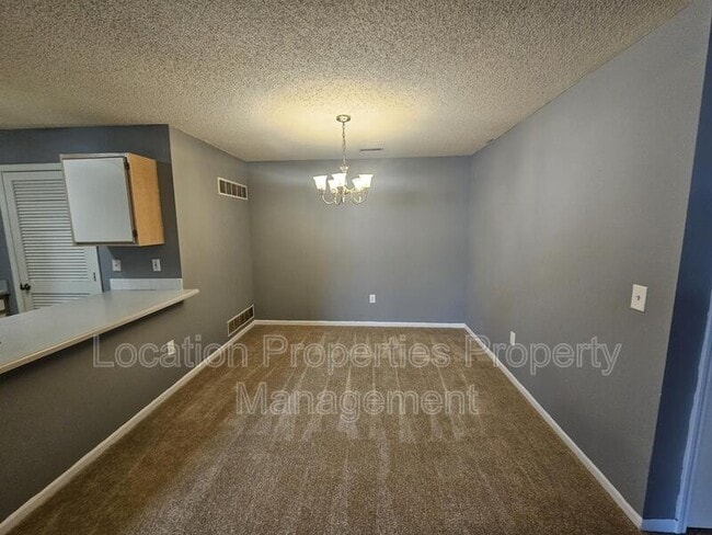 Building Photo - 3923 Overland Dr