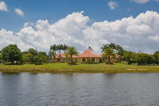 Building Photo - 650 SW Treasure Cove