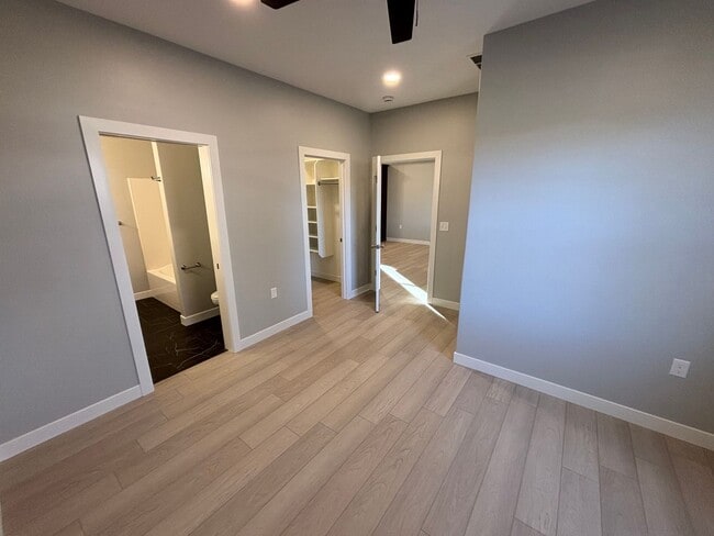 Building Photo - Stunning New Build in Central Manhattan! Available NOW!