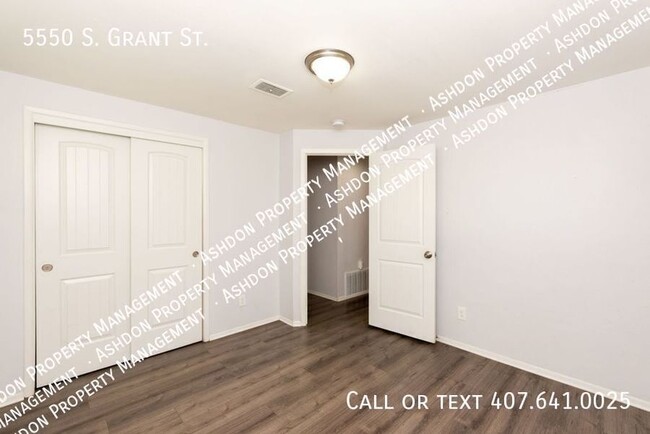 Building Photo - 2 Bed 1 Bath Remodeled Unit with FREE 43''...