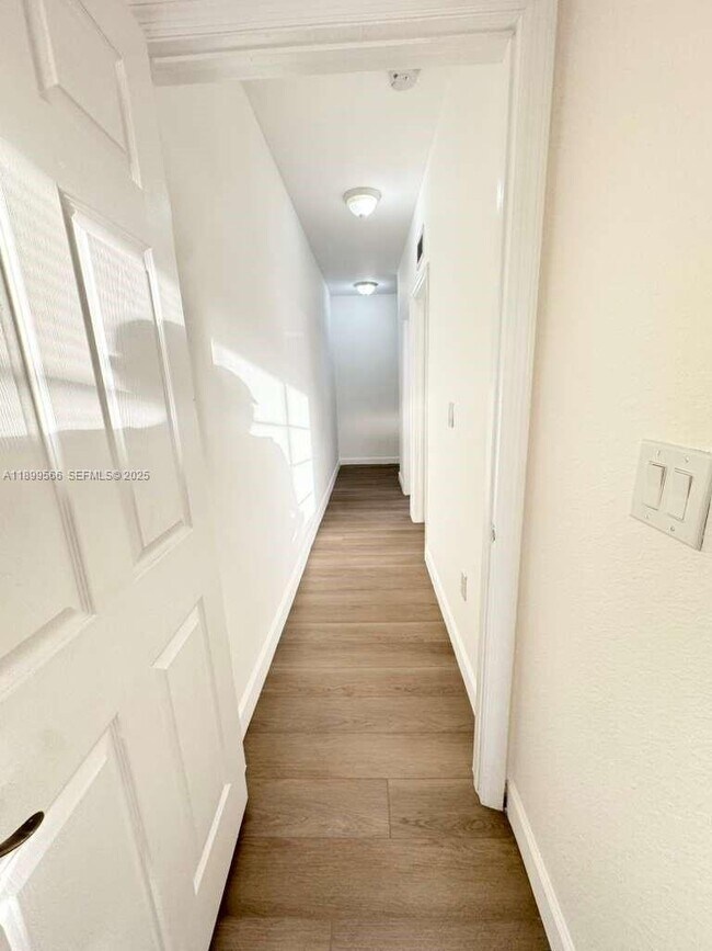 Building Photo - 2962 NW 35th Ave