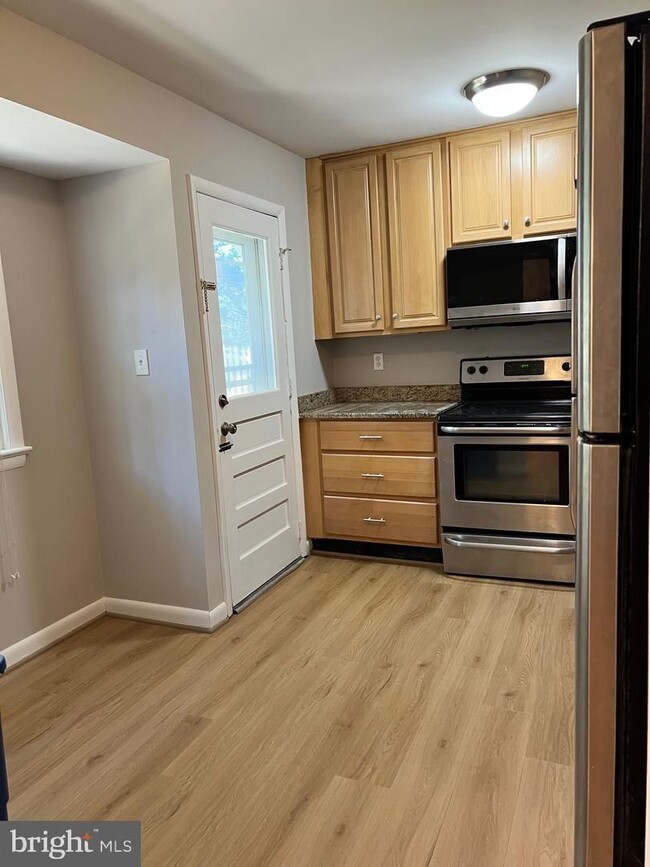 Building Photo - 3900 Ivydale Dr