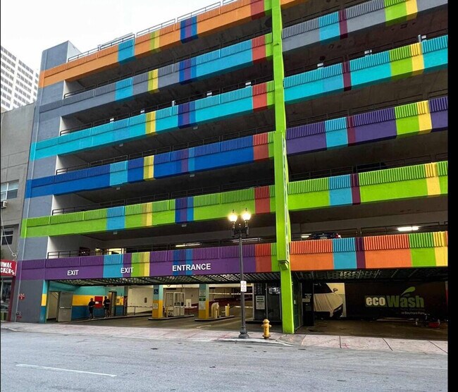 Building Photo - 249 NE 4th St