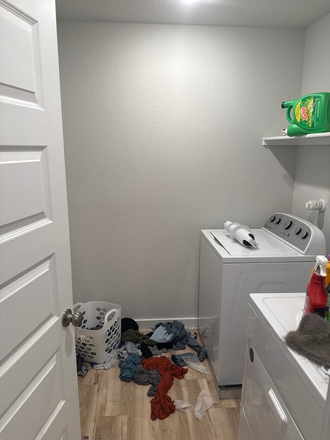 Building Photo - 14539 Emerio Dr