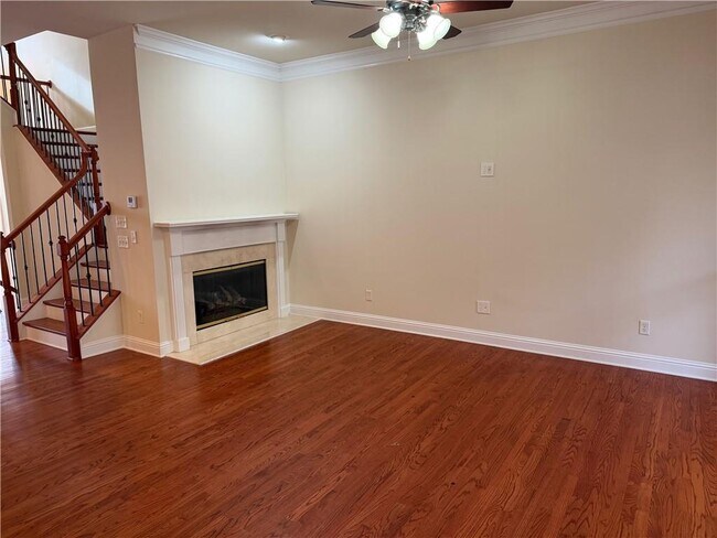 Building Photo - 1303 Creekside Pl SE