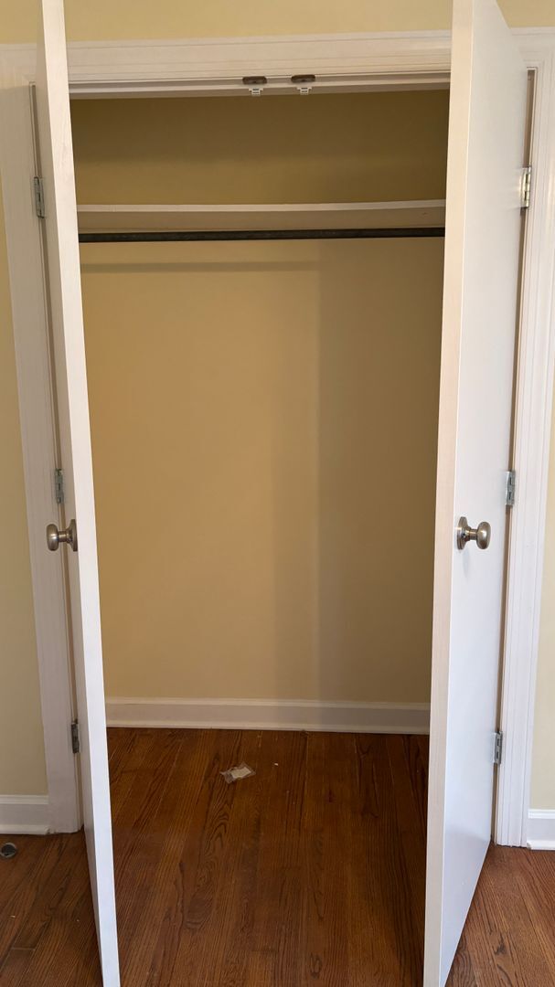 Building Photo - Large 4 Bedroom House in Quiet Country Setting