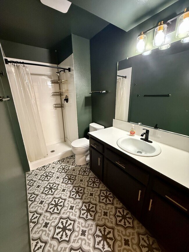 Building Photo - Remodeled 4 Bed 3 Bath Indian Trail Home w...