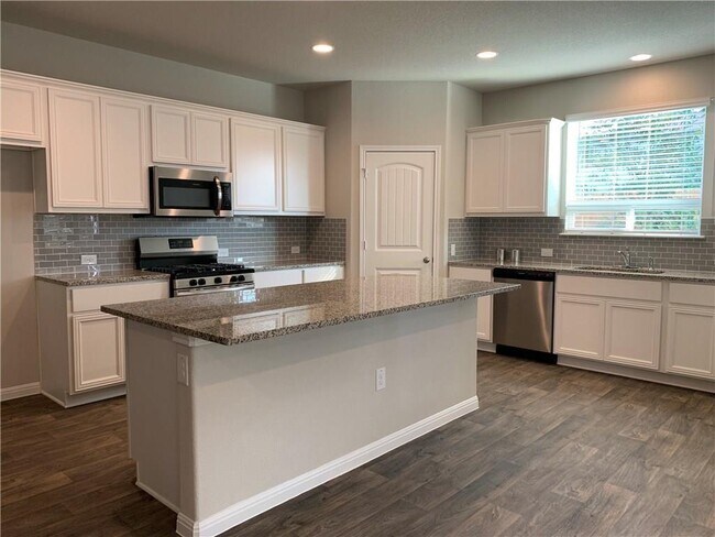 Building Photo - 1308 Anhalt Dr