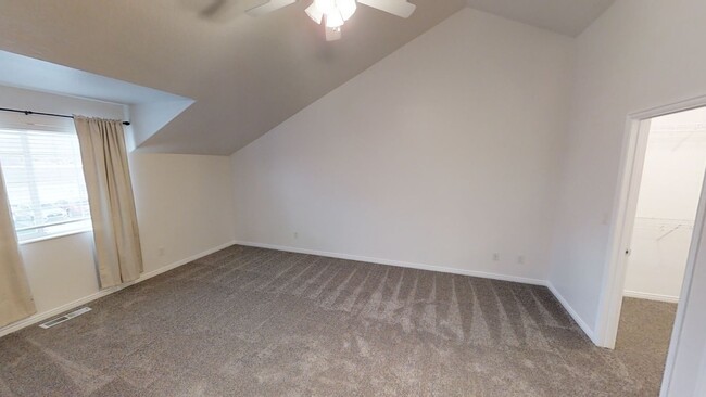 Building Photo - 5 Bedroom 3 Bathroom in Lehi!