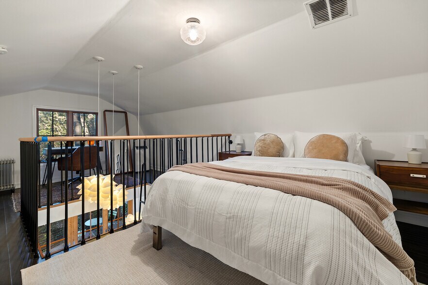 Building Photo - 21487 Encina Rd