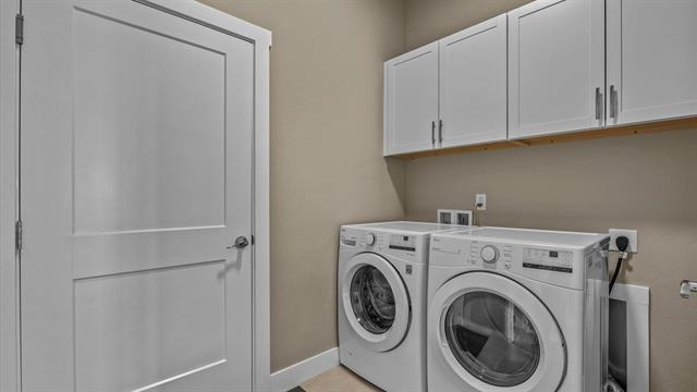 Building Photo - 1870 Wellington Ave