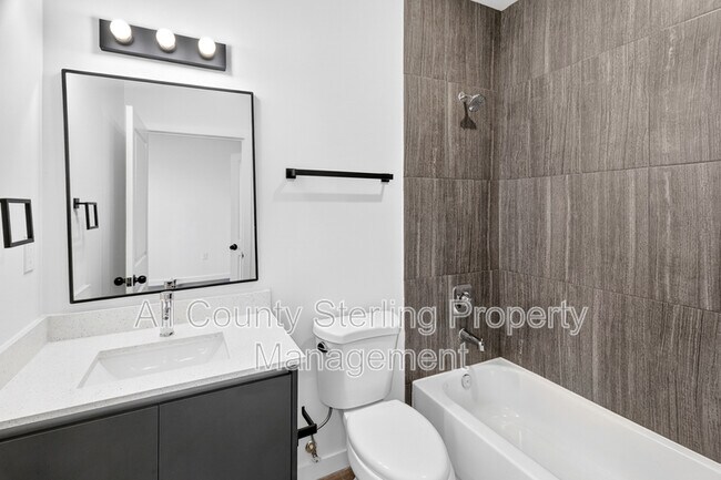 Building Photo - 1611 NW 29 Rd