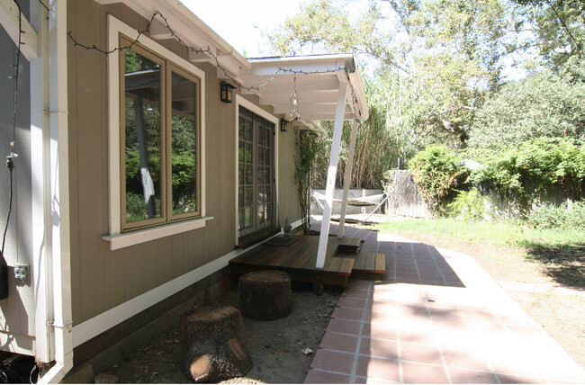 Building Photo - 156 S Topanga Canyon Blvd