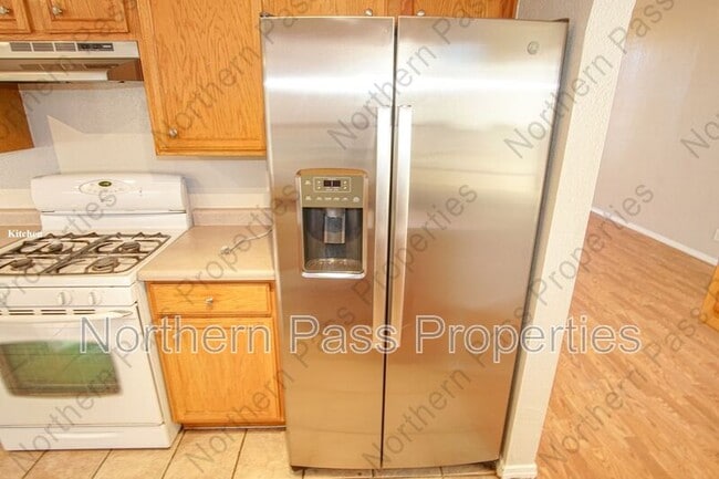 Building Photo - 13740 Paseo Alegre Ave